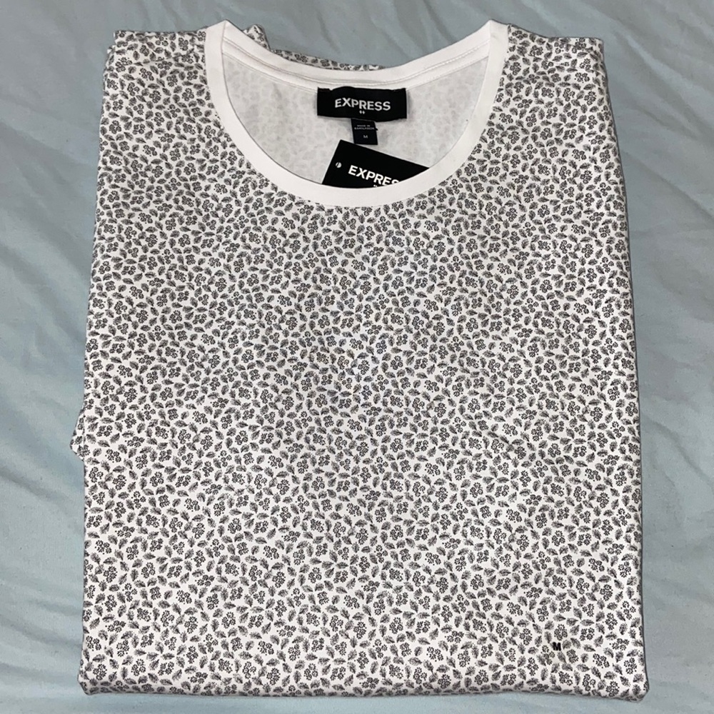 Express White and Gray Patterned Short Sleeve Tee